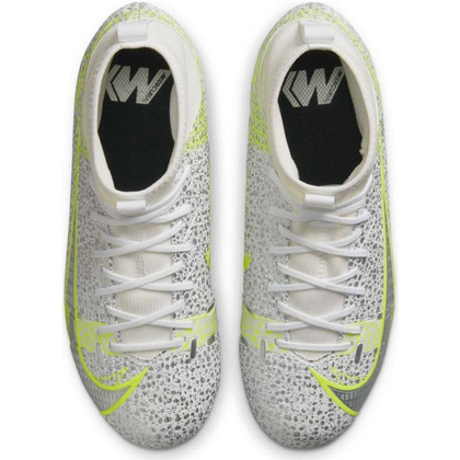 Srebrno-białe buty piłkarskie Nike Mercurial Superfly 8 Academy FG/MG CV1127-107 - Junior