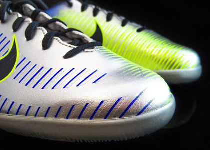 Szaro-niebieskie buty piłkarskie na halę Nike Mercurial Victory IC 921493-407 JR