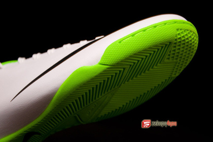 Halówki Nike Mercurial Victory IV IC Najnowsze