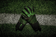 Czarno-zielone rękawice bramkarskie Football Masters Fenix Green