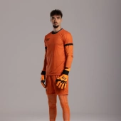 Pomarańczowo-czarne rękawice bramkarskie Football Masters Varis X PRO Orange Fluo