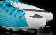 Niebiesko-białe buty piłkarskie Nike Hypervenom Phelon FG 852595-104 JR