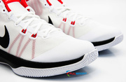 Buty Nike Air Versitile 852431-102
