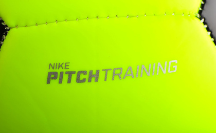 Piłka Nike Pitch Train SC3101-702 r4