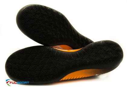 Pomarańczowo-czarne buty piłkarskie na halę Nike Mercurial Victory IC 831966-801