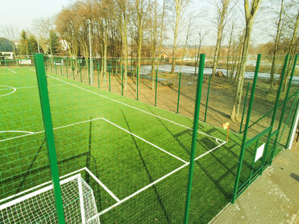 Piłkochwyt 4x15mb ocynk, 4 słupy + 2 odkosy