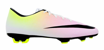 Biało-różowe buty piłkarskie Nike Mercurial Victory FG 651632-107
