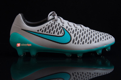 Buty pilkarskie Nike Magista Opus FG 