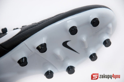 Korki Nike Tiempo Genio FG 