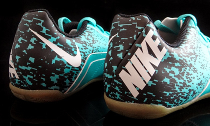 Buty Nike Bombax IC 826487-410 JR