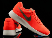 Pomarańczowe buty sportowe damskie Nike Tanjun 844908-801