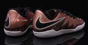 Brązowe buty piłkarskie na halę Nike Hypervenom Phelon IC 749920-903 Junior