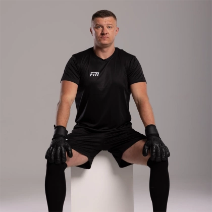 Czarne rękawice bramkarskie Football Masters Invictus X All Black