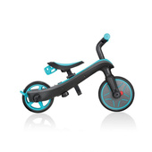 Czarno-turkusowy rowerek biegowy Globber Explorer Trike 2w1 630-105