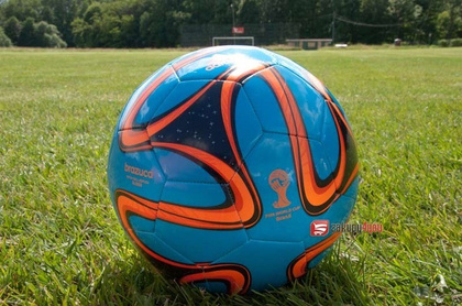 PIŁKA NOŻNA ADIDAS BRAZUCA GLIDER