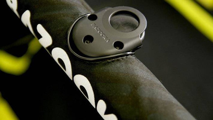 Czarna bramka do piłki nożnej BAZOOKAGOAL 120x75 cm