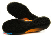 Pomarańczowo-czarne buty piłkarskie na halę Nike Mercurial Victory IC 831966-801