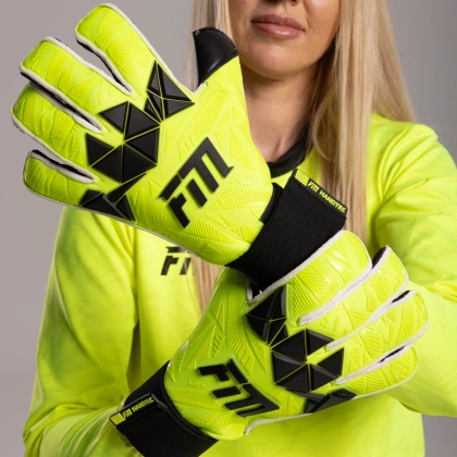 Seledynowo-czarne rękawice bramkarskie Football Masters Invictus X PRO Yellow Fluo
