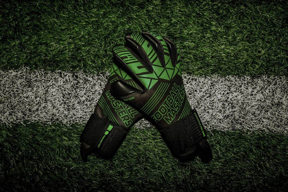 Czarno-zielone rękawice bramkarskie Football Masters Fenix Green