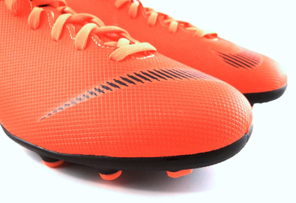 Pomarańczowo-czarne buty piłkarskie Nike Mercurial Vapor Club MG AH7378-810