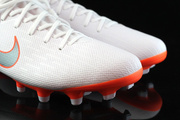 Biało-pomarańczowe buty piłkarskie Nike Mercurial Superfly Academy MG AH7362-107