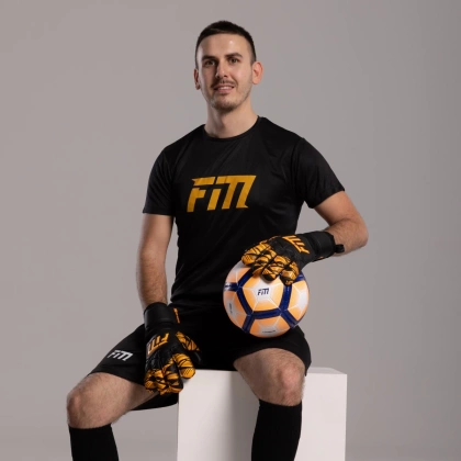 Czarno-pomarańczowe rękawice bramkarskie Football Masters Invictus X Training Black Orange