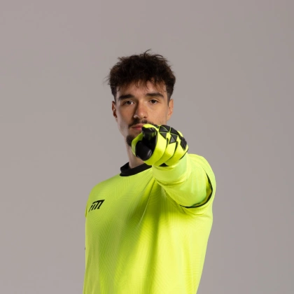 Żółto-czarne rękawice bramkarskie Football Masters Varis X PRO Yellow Fluo