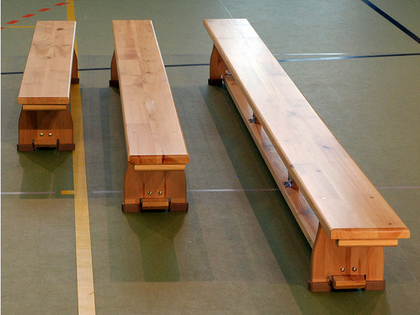 Ławka gimnastyczna 5 m nogi drewniane