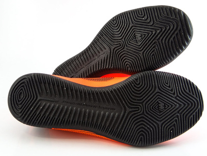 Pomarańczowo-czarne buty piłkarskie na halę Nike Mercurial Vapor Club IC AH7385-810
