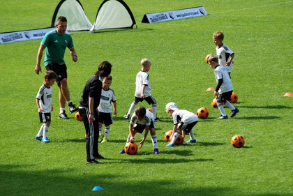 Czarne bramki przenośne Yakimasport POP-UP 100025 2szt.