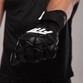 Czarne rękawice bramkarskie Football Masters Varis X Pro Black