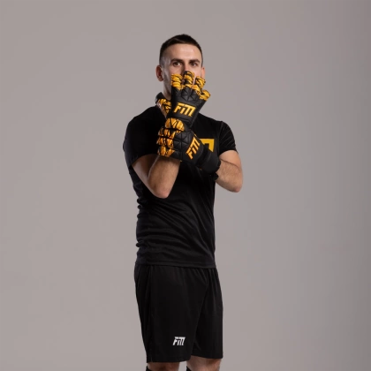 Czarno-pomarańczowe rękawice bramkarskie Football Masters Invictus X Training Black Orange