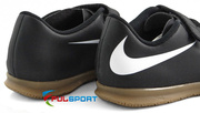 Czarne buty piłkarskie na halę Nike Bravatax IC 844439-001 JR