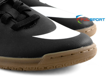 Czarne buty piłkarskie na halę Nike Bravatax IC 844439-001 JR