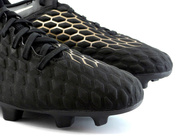 Czarne buty piłkarskie Nike Hypervenom Phantom Club FG AJ4146-090 JR