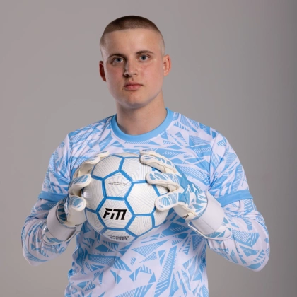 Biało-niebieskie rękawice bramkarskie Football Masters Invictus X PRO White Blue