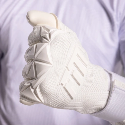 Białe rękawice bramkarskie Football Masters Varis X PRO All White