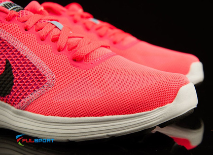 Róźowe buty sportowe damskie Nike Revolution 819303-602