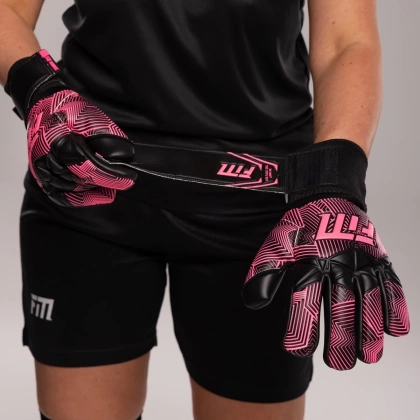 Czarno-różowe rękawice bramkarskie Football Masters Varis X Black Pink