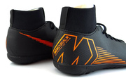 Czarne buty piłkarskie na orlik Nike Mercurial Superfly Club TF AH7345-081 JR