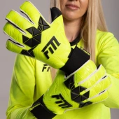 Seledynowo-czarne rękawice bramkarskie Football Masters Invictus X PRO Yellow Fluo