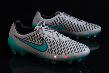 Buty pilkarskie Nike Magista Opus FG 