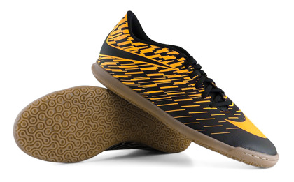 Czarno-pomarańczowe buty piłkarskie na halę Nike Bravatax IC 844438-002 JR